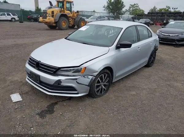 3VWD67AJXGM333195 2016 VOLKSWAGEN JETTA - Image 2