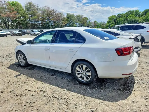 3VWD67AJXGM345167 2016 VOLKSWAGEN JETTA - Image 2