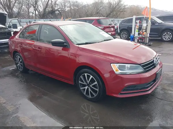 3VWD67AJXGM369033 2016 VOLKSWAGEN JETTA - Image 1