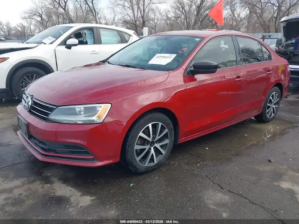 3VWD67AJXGM369033 2016 VOLKSWAGEN JETTA - Image 2