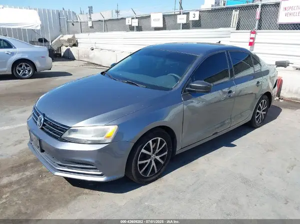 3VWD67AJXGM373745 2016 VOLKSWAGEN JETTA - Image 2