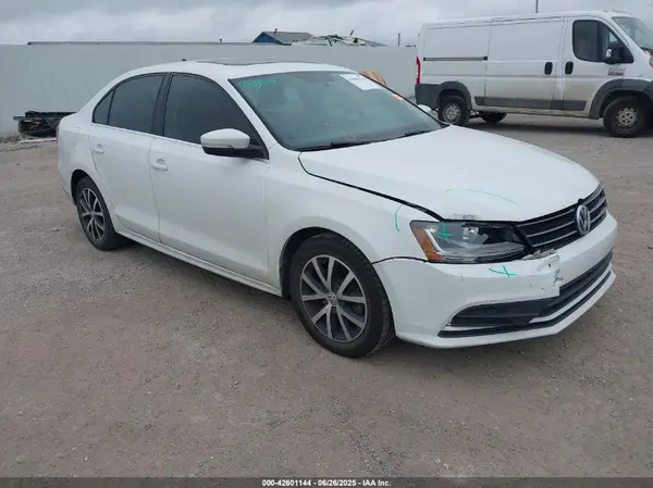 3VWDB7AJ0HM247679 2017 VOLKSWAGEN JETTA - Image 1