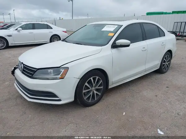 3VWDB7AJ0HM247679 2017 VOLKSWAGEN JETTA - Image 2