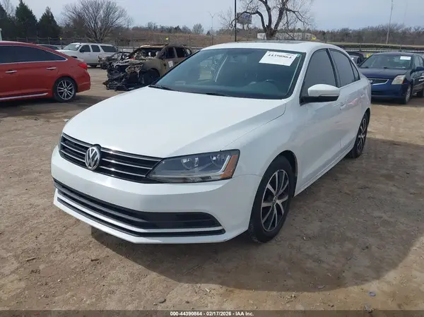3VWDB7AJ0HM251800 2017 VOLKSWAGEN JETTA - Image 2