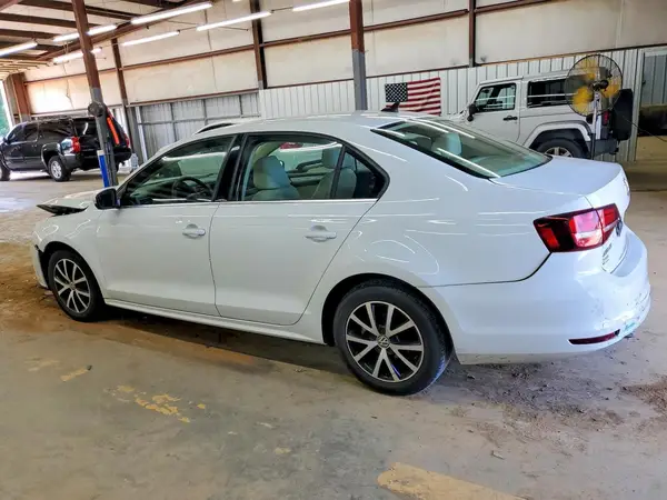 3VWDB7AJ0HM258326 2017 VOLKSWAGEN JETTA - Image 2