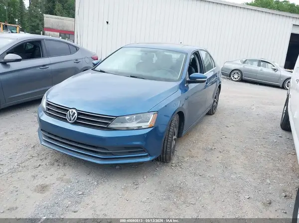 3VWDB7AJ0HM262747 2017 VOLKSWAGEN JETTA - Image 2
