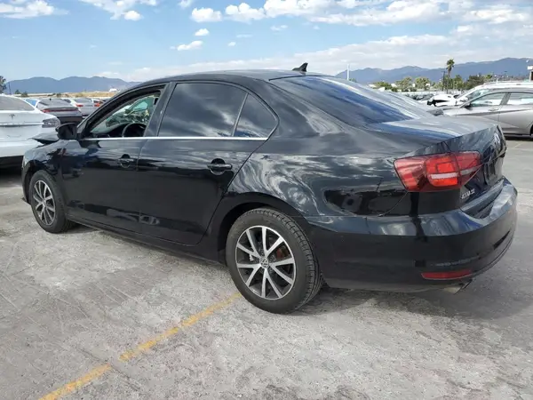 3VWDB7AJ0HM276843 2017 VOLKSWAGEN JETTA - Image 2