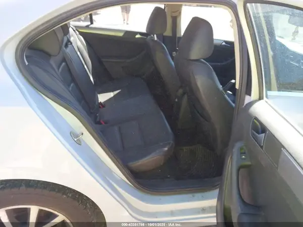 3VWDB7AJ0HM285526 2017 VOLKSWAGEN JETTA - Image 8