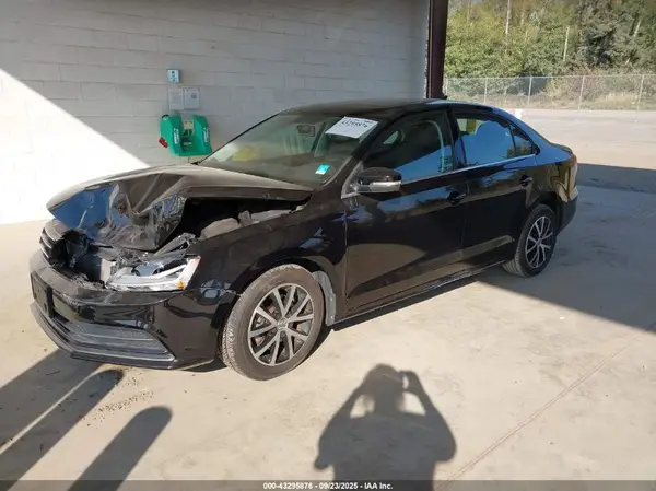 3VWDB7AJ0HM287101 2017 VOLKSWAGEN JETTA - Image 2
