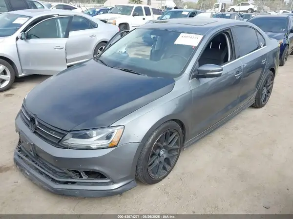 3VWDB7AJ0HM292783 2017 VOLKSWAGEN JETTA - Image 2
