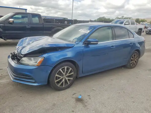 3VWDB7AJ0HM293688 2017 VOLKSWAGEN JETTA - Image 1
