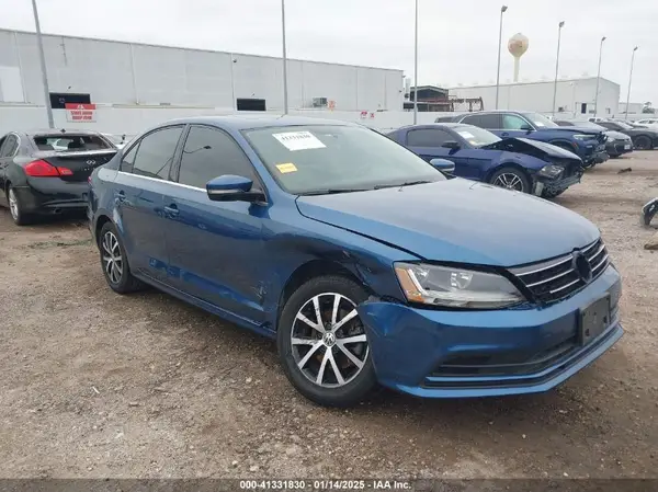 3VWDB7AJ0HM294372 2017 VOLKSWAGEN JETTA - Image 1