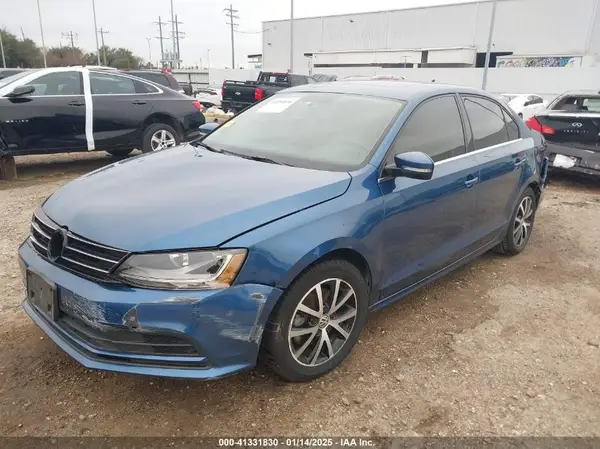 3VWDB7AJ0HM294372 2017 VOLKSWAGEN JETTA - Image 2