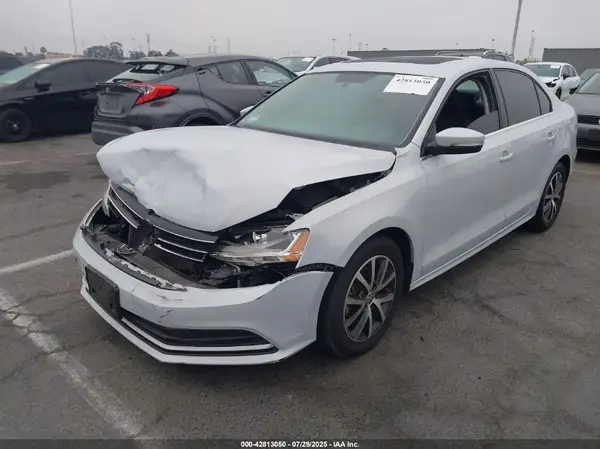 3VWDB7AJ0HM298826 2017 VOLKSWAGEN JETTA - Image 2