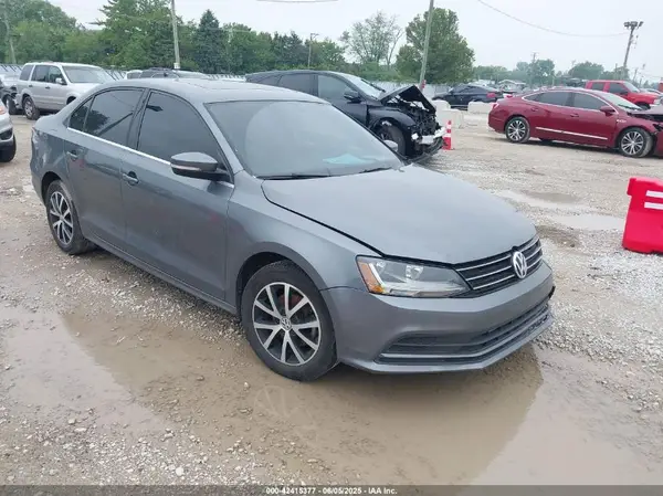 3VWDB7AJ0HM310098 2017 VOLKSWAGEN JETTA - Image 1