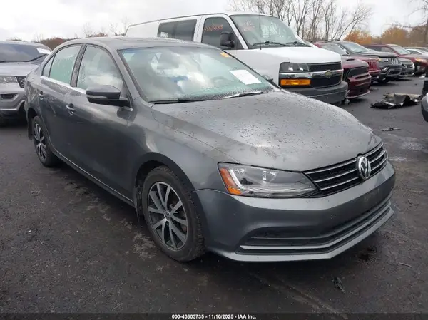 3VWDB7AJ0HM326768 2017 VOLKSWAGEN JETTA - Image 1