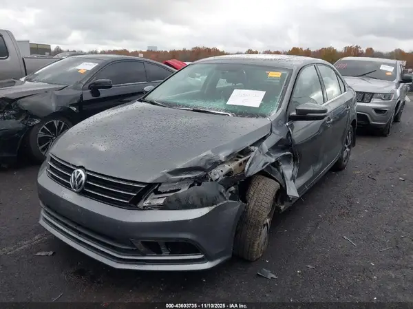 3VWDB7AJ0HM326768 2017 VOLKSWAGEN JETTA - Image 2