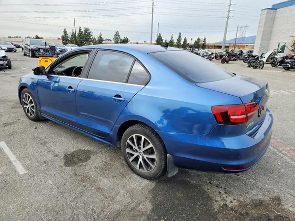 3VWDB7AJ0HM368390 2017 VOLKSWAGEN JETTA - Image 2