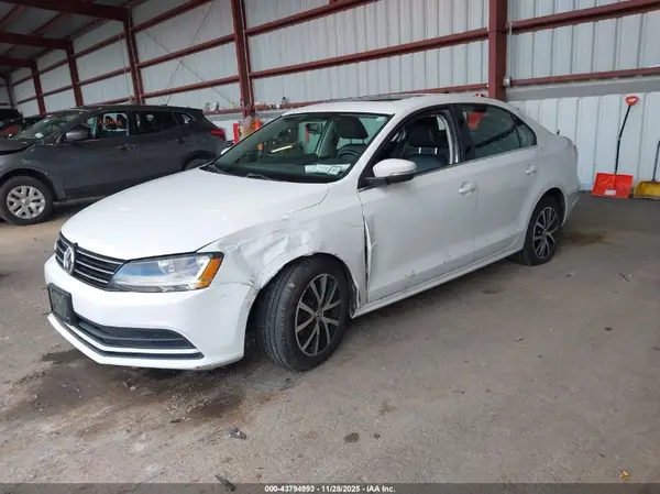 3VWDB7AJ0HM369409 2017 VOLKSWAGEN JETTA - Image 2