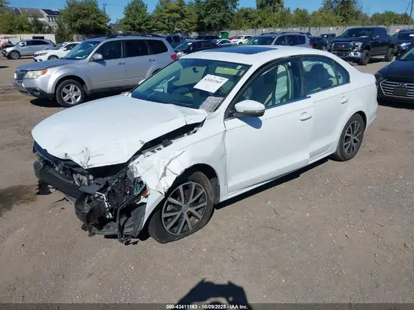 3VWDB7AJ0HM378207 2017 VOLKSWAGEN JETTA - Image 2