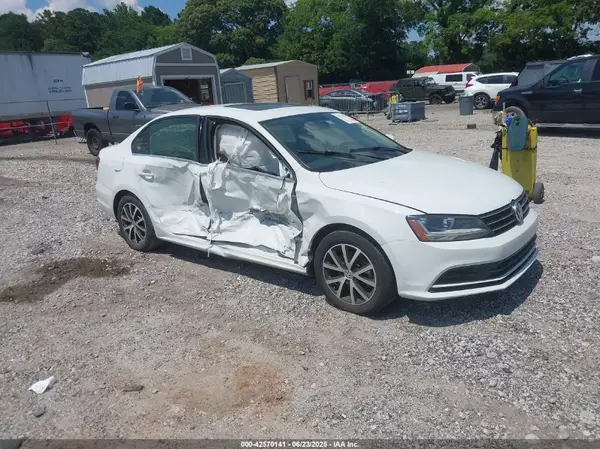 3VWDB7AJ0HM395900 2017 VOLKSWAGEN JETTA - Image 1