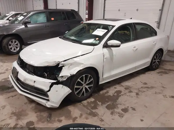 3VWDB7AJ0HM398022 2017 VOLKSWAGEN JETTA - Image 2