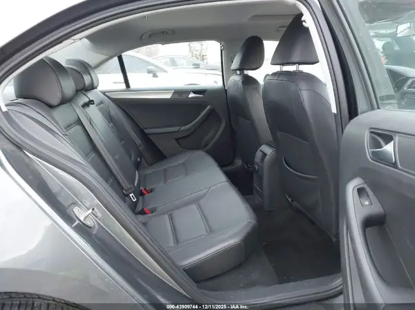 3VWDB7AJ0HM404417 2017 VOLKSWAGEN JETTA - Image 8