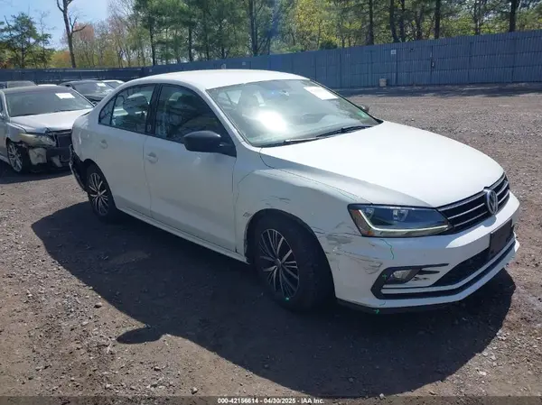 3VWDB7AJ0JM207494 2018 VOLKSWAGEN JETTA - Image 1