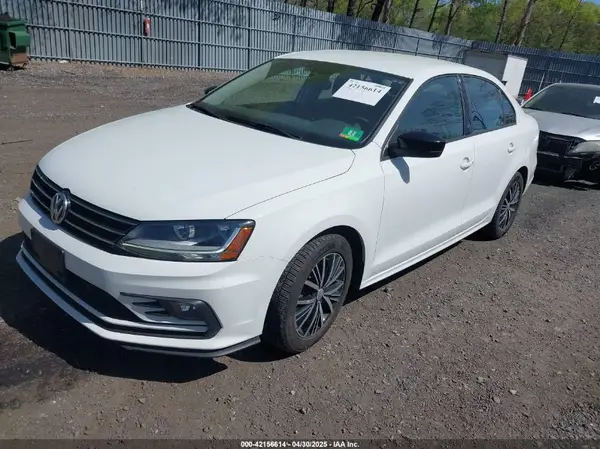 3VWDB7AJ0JM207494 2018 VOLKSWAGEN JETTA - Image 2
