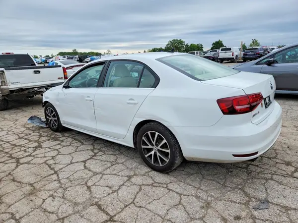 3VWDB7AJ0JM213280 2018 VOLKSWAGEN JETTA - Image 2