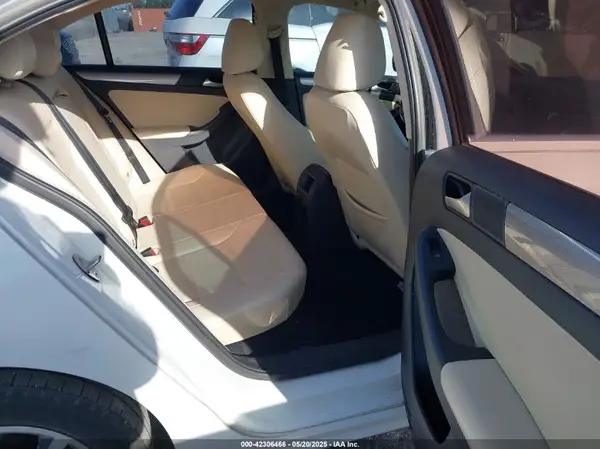 3VWDB7AJ0JM228653 2018 VOLKSWAGEN JETTA - Image 8