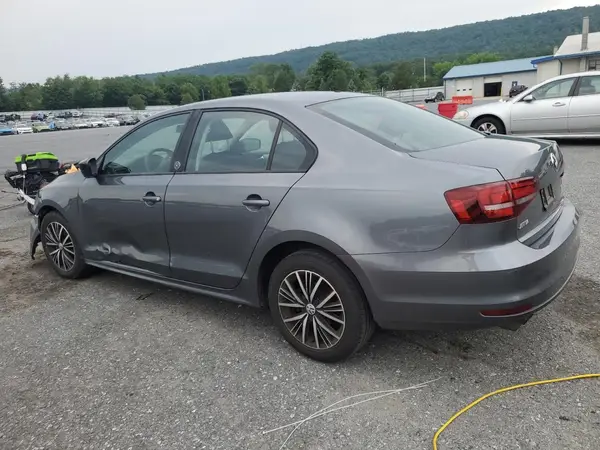 3VWDB7AJ0JM255304 2018 VOLKSWAGEN JETTA - Image 2