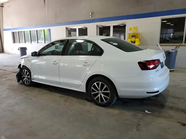 3VWDB7AJ0JM261894 2018 VOLKSWAGEN JETTA - Image 2