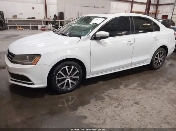 3VWDB7AJ1HM215730 2017 VOLKSWAGEN JETTA - Image 2
