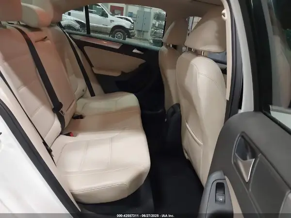 3VWDB7AJ1HM215730 2017 VOLKSWAGEN JETTA - Image 8