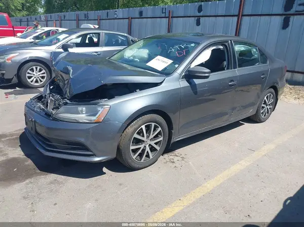 3VWDB7AJ1HM215839 2017 VOLKSWAGEN JETTA - Image 2