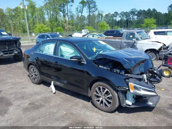 3VWDB7AJ1HM229742 2017 VOLKSWAGEN JETTA - Image 1