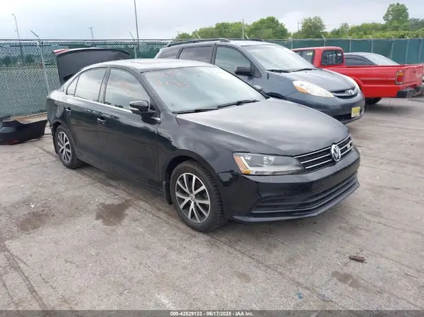 3VWDB7AJ1HM230549 2017 VOLKSWAGEN JETTA - Image 1