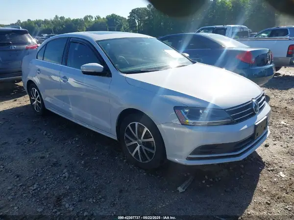 3VWDB7AJ1HM236660 2017 VOLKSWAGEN JETTA - Image 1