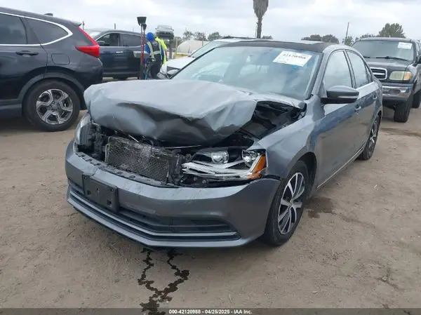 3VWDB7AJ1HM259923 2017 VOLKSWAGEN JETTA - Image 2