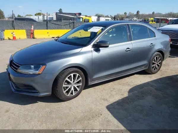 3VWDB7AJ1HM269562 2017 VOLKSWAGEN JETTA - Image 2