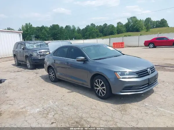 3VWDB7AJ1HM270775 2017 VOLKSWAGEN JETTA - Image 1