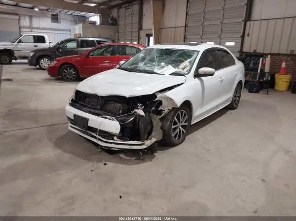 3VWDB7AJ1HM278200 2017 VOLKSWAGEN JETTA - Image 2