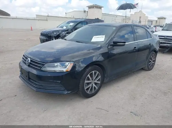 3VWDB7AJ1HM293280 2017 VOLKSWAGEN JETTA - Image 2