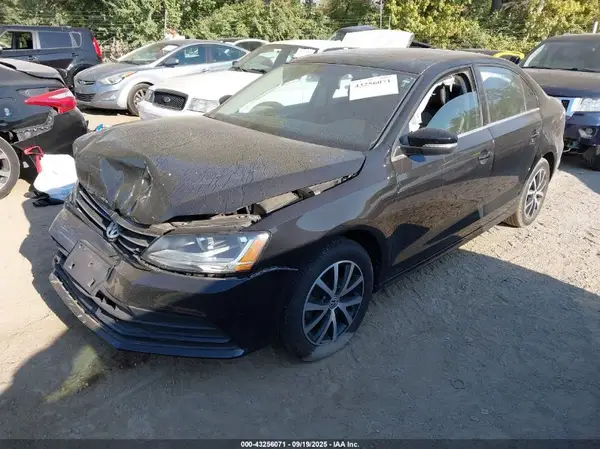 3VWDB7AJ1HM293828 2017 VOLKSWAGEN JETTA - Image 2