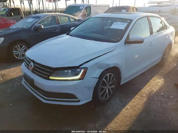 3VWDB7AJ1HM295837 2017 VOLKSWAGEN JETTA - Image 2