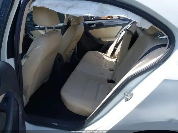 3VWDB7AJ1HM314838 2017 VOLKSWAGEN JETTA - Image 8
