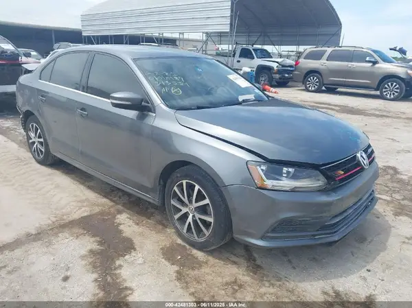 3VWDB7AJ1HM315584 2017 VOLKSWAGEN JETTA - Image 1