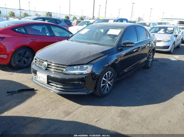 3VWDB7AJ1HM317075 2017 VOLKSWAGEN JETTA - Image 2
