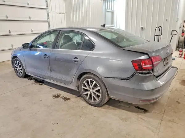 3VWDB7AJ1HM318372 2017 VOLKSWAGEN JETTA - Image 2